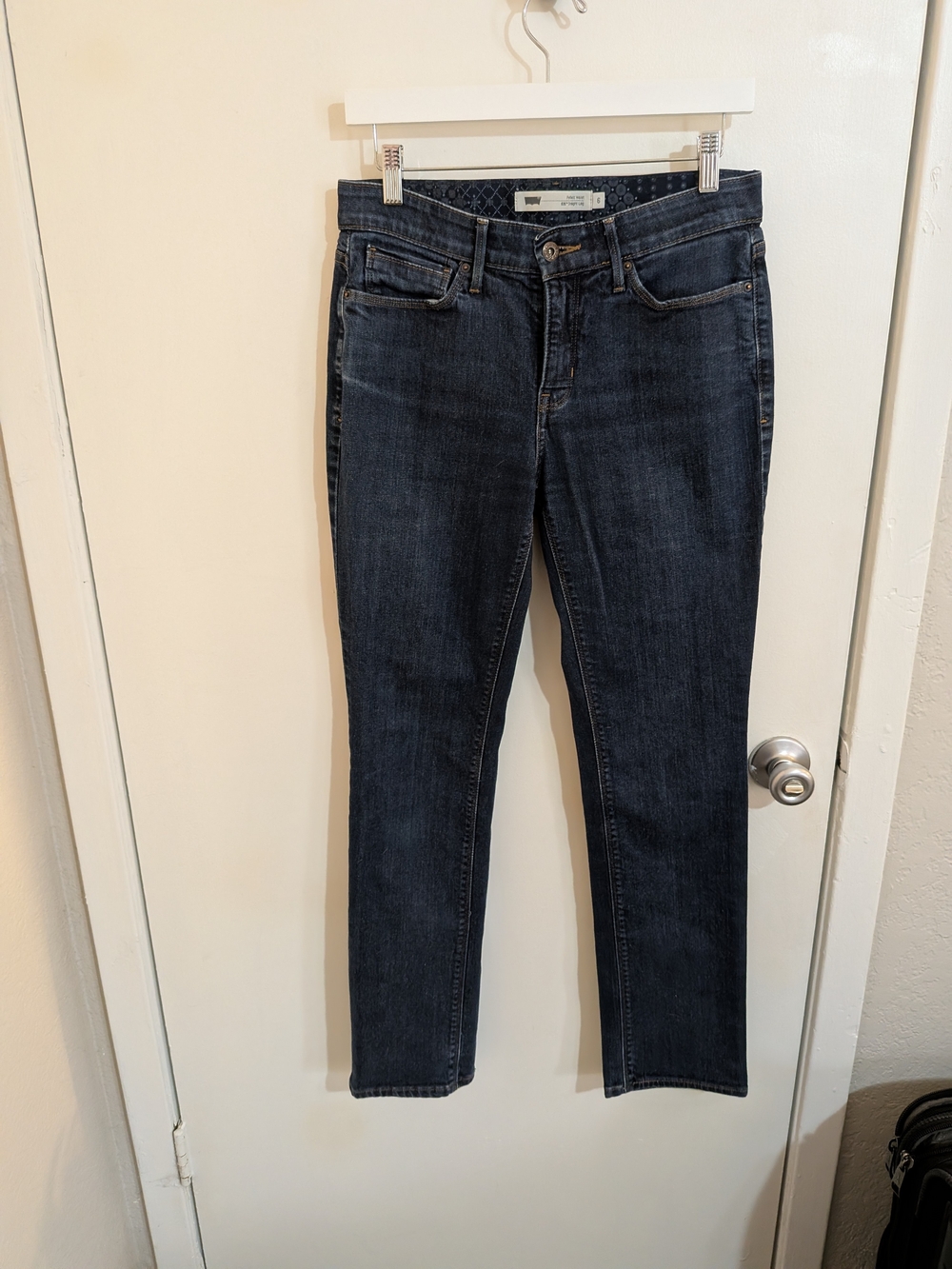 Dark Wash Women’s Slim Jeans - Levi's